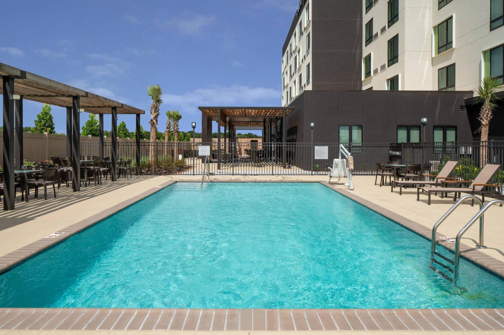 Courtyard By Marriott Lafayette South Hotel Exterior foto
