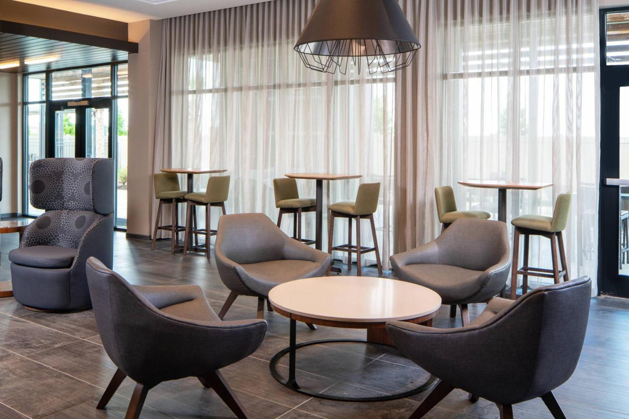 Courtyard By Marriott Lafayette South Hotel Exterior foto