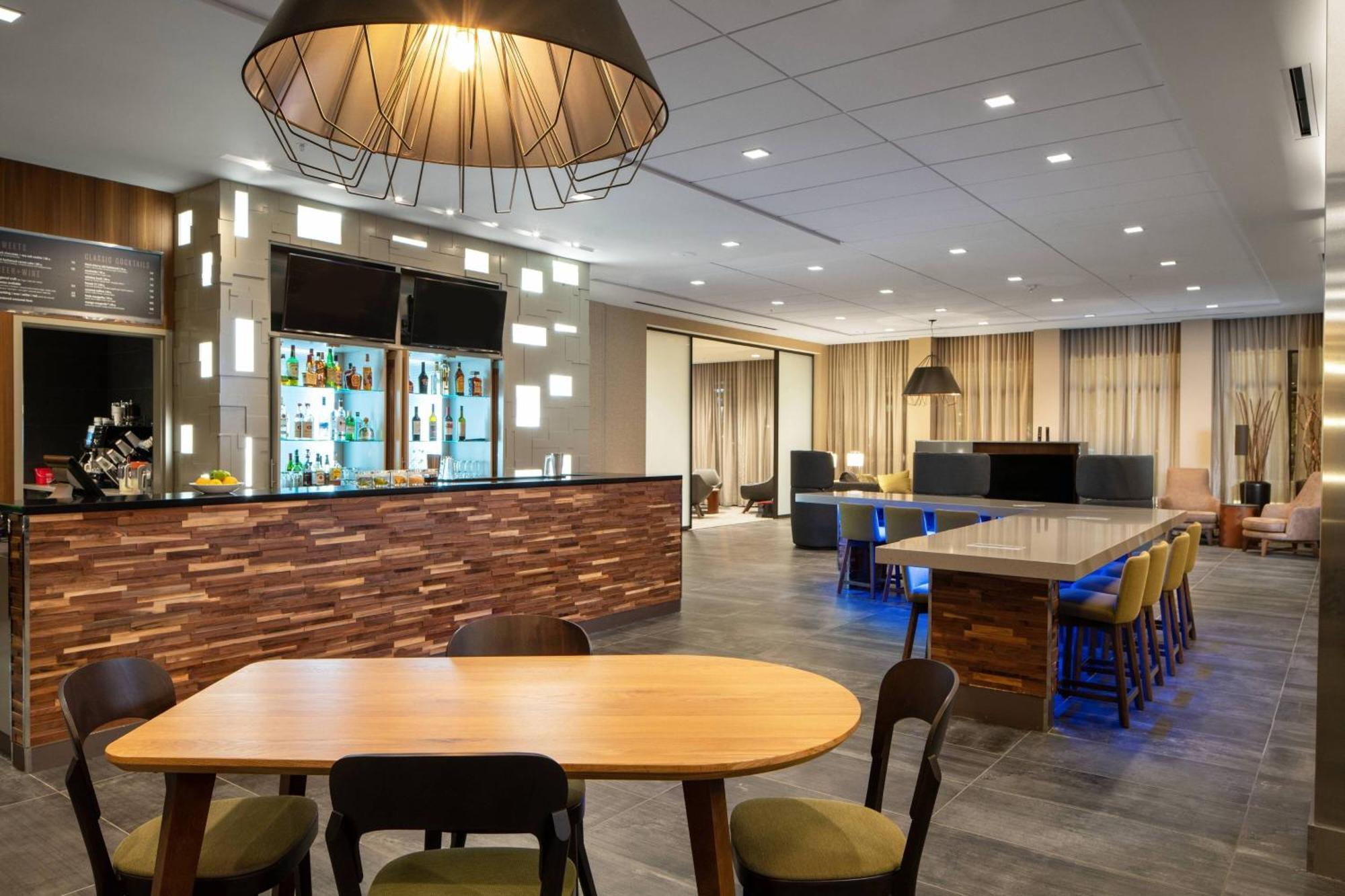 Courtyard By Marriott Lafayette South Hotel Exterior foto